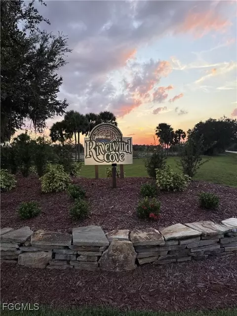 18150 Riverwind Dr, Alva, FL 33920