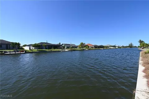 216 SW 20th St, Cape Coral, FL 33991
