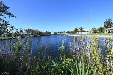 434 SW 30th Ave, Cape Coral, FL 33991