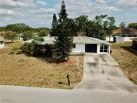 320 Hollywood St, Lehigh Acres, FL 33936