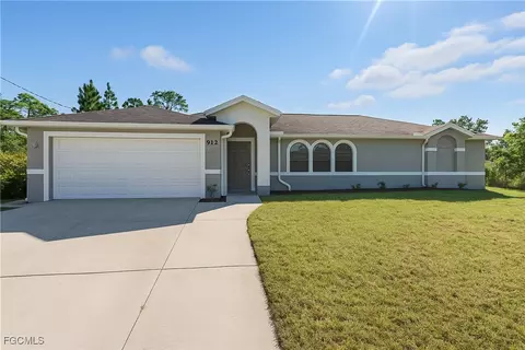 912 Lincoln Ave, Lehigh Acres, FL 33972