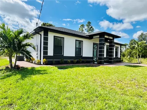 302 E 15th St, Lehigh Acres, FL 33972