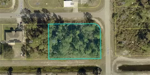 870 And 872 Calumet St E, Lehigh Acres, FL 33974