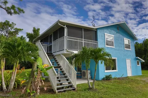 8642 Whispering Pines Dr, Saint James City, FL 33956