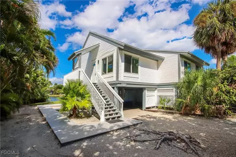 1444 Sandpiper Cir, Sanibel, FL 33957