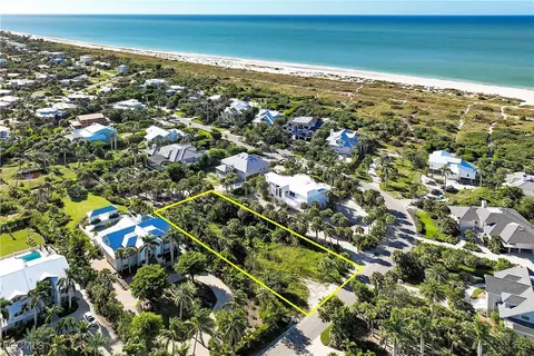 1321 Seaspray Ln, Sanibel, FL 33957