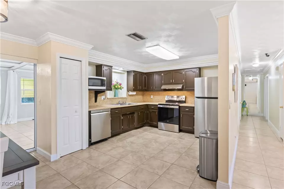 Kitchen - 2248 Ephraim Ave, Fort Myers, FL 33907 photo 1 of 3