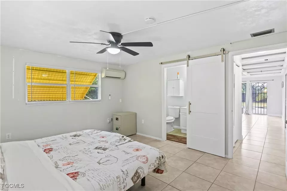 Bedroom - 2248 Ephraim Ave, Fort Myers, FL 33907 photo 4 of 7