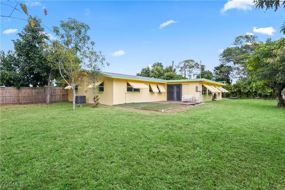 Exterior - 2248 Ephraim Ave, Fort Myers, FL 33907 photo 5 of 10