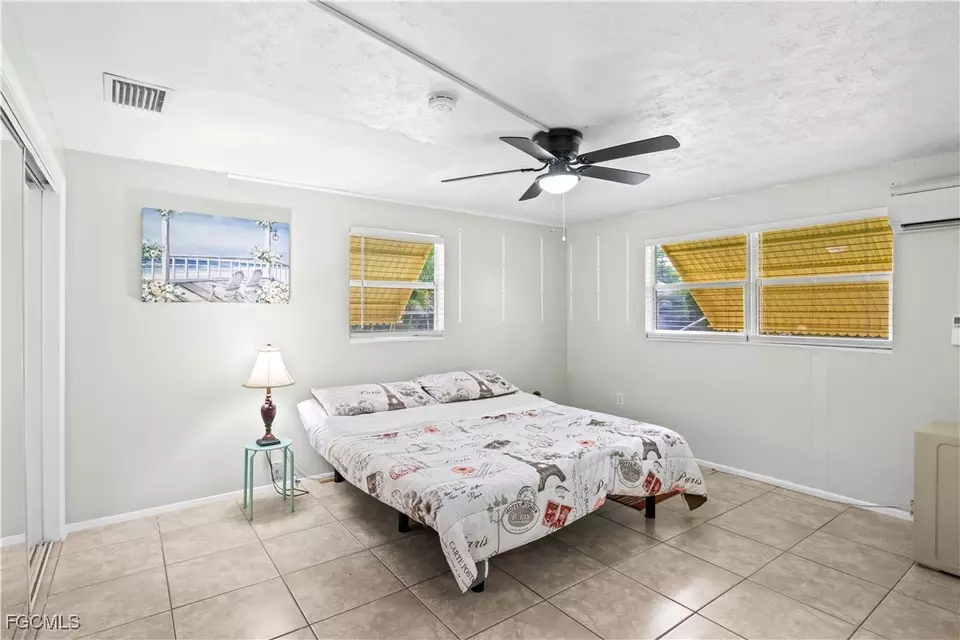 Bedroom - 2248 Ephraim Ave, Fort Myers, FL 33907 photo 3 of 7
