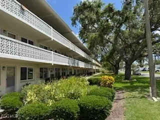 8101 11th N St N #320, Saint Petersburg, FL 33702