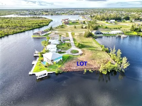 2302 NW 44th Pl, Cape Coral, FL 33993