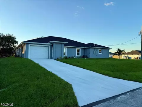 701-703 Gordon Ave S, Lehigh Acres, FL 33973