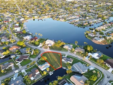 1763 Lakeview Blvd, North Fort Myers, FL 33903