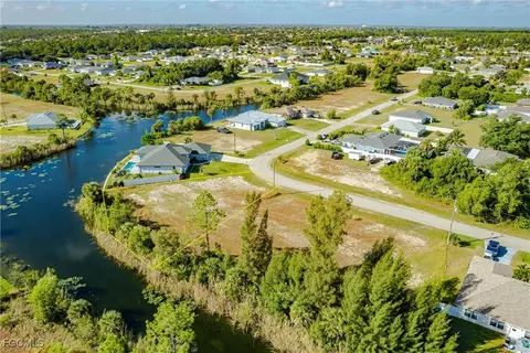 3301 NE 15th Pl, Cape Coral, FL 33909
