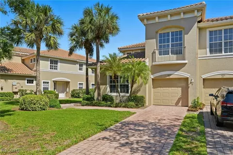 18921 Bay Woods Lake Dr #101, Fort Myers, FL 33908