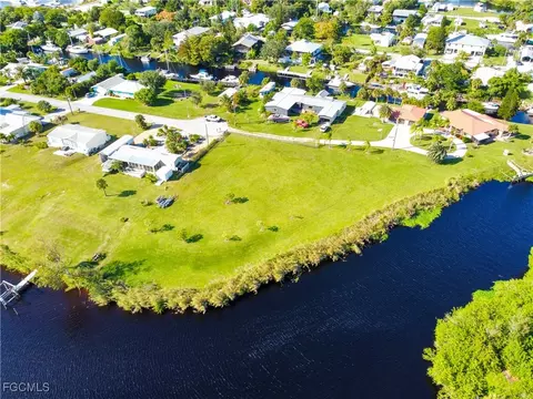 1106 E Anchor Ln, Moore Haven, FL 33471 photo 7