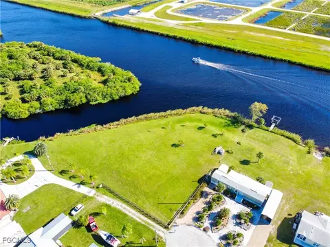 1106 E Anchor Ln, Moore Haven, FL 33471 photo 4