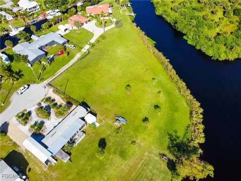 1106 E Anchor Ln, Moore Haven, FL 33471 photo 5