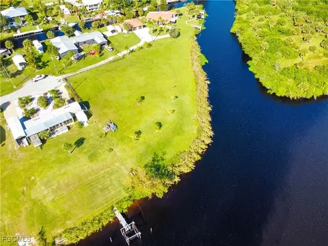 1106 E Anchor Ln, Moore Haven, FL 33471 photo 6