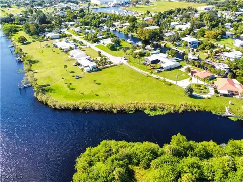 1106 E Anchor Ln, Moore Haven, FL 33471 photo 8