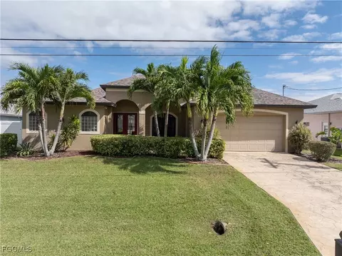 2213 SE 17th Pl, Cape Coral, FL 33990
