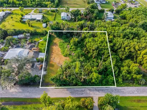 4689 Woodstock Rd, Saint James City, FL 33956