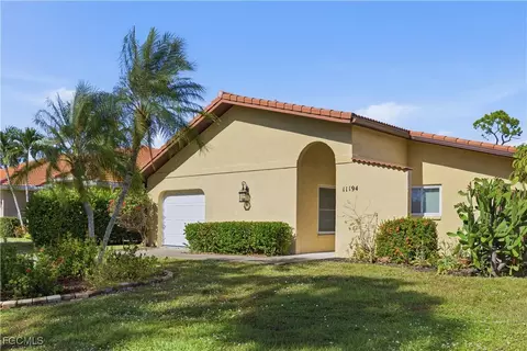 11194 La Coruna Ln, Bonita Springs, FL 34135