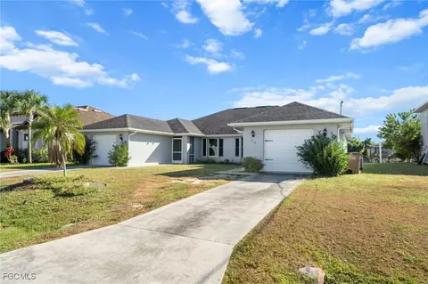914916 SE 14th Ter, Cape Coral, FL 33990