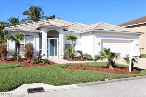 11005 Lakeland Cir, Fort Myers, FL 33913