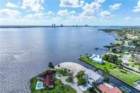 7152 Reymoor Dr, North Fort Myers, FL 33917