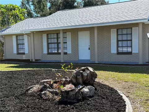 1658 Coral Point Dr, Cape Coral, FL 33990