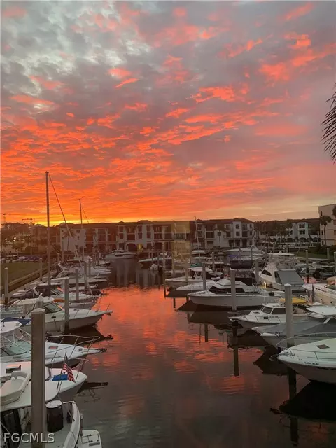 801 River Point Dr #102A, Naples, FL 34102