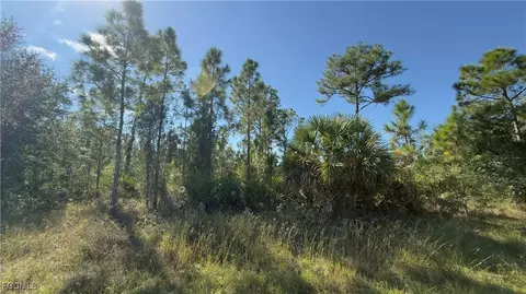 2402 E 10th St, Lehigh Acres, FL 33936