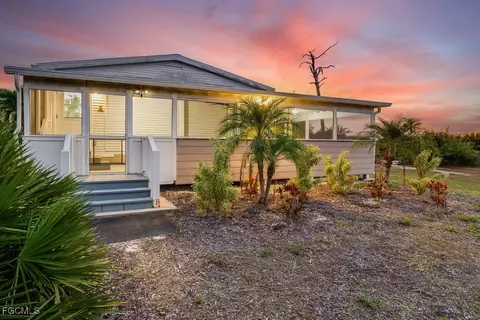 5209 Western Dr, Saint James City, FL 33956