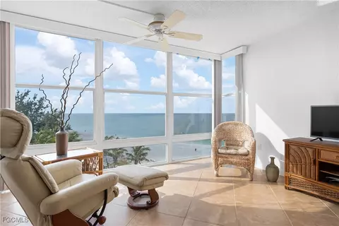 5200 Gulf Dr #604, Holmes Beach, FL 34217