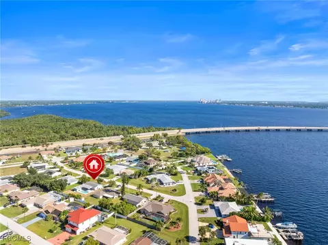 2514 SE 26th Ave, Cape Coral, FL 33904