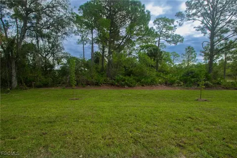 Exterior - 6027 Pecan Cir, Labelle, FL 33935 photo 4 of 8