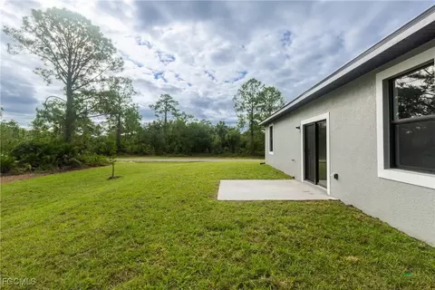 Exterior - 6027 Pecan Cir, Labelle, FL 33935 photo 5 of 8