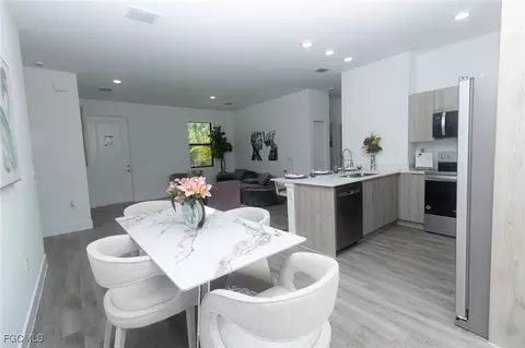 Dining - 6027 Pecan Cir, Labelle, FL 33935 photo 1 of 1