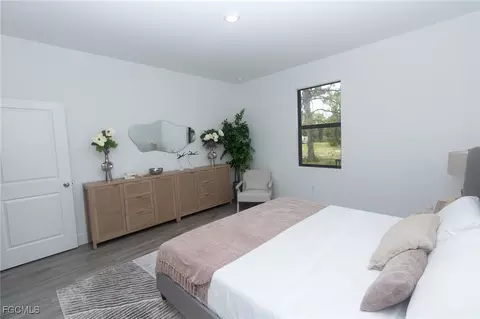 Bedroom - 6027 Pecan Cir, Labelle, FL 33935 photo 7 of 12