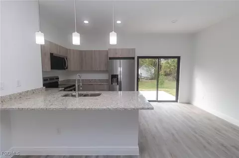 Kitchen - 6027 Pecan Cir, Labelle, FL 33935 photo 2 of 8