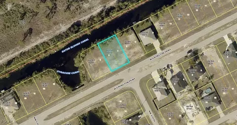 417 Wilmington Pkwy, Cape Coral, FL 33993
