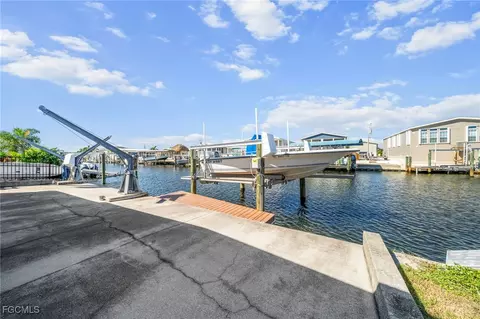 2971 York Rd, Saint James City, FL 33956