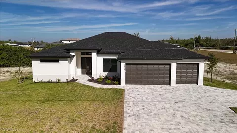 3915 Kismet Pkwy W, Cape Coral, FL 33993