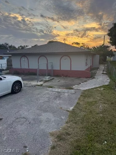 55265528 3rd Ave, Fort Myers, FL 33907