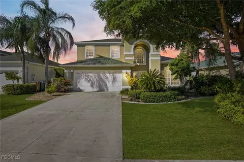1624 Emerald Cove Dr, Cape Coral, FL 33991