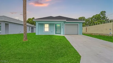 3212 Jeffcott St, Fort Myers, FL 33916
