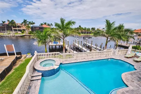 5318 Bayside Ct, Cape Coral, FL 33904