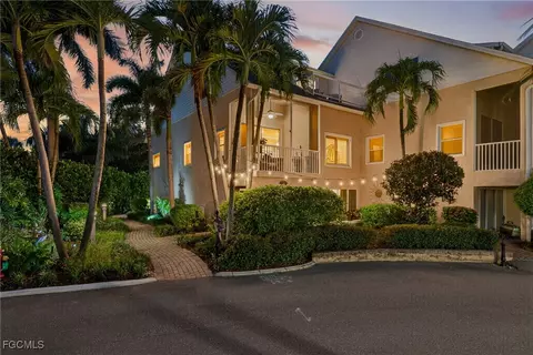 821 James St, Fort Myers, FL 33916
